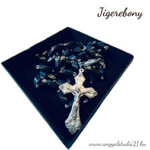 Rózsafüzér dobozban /